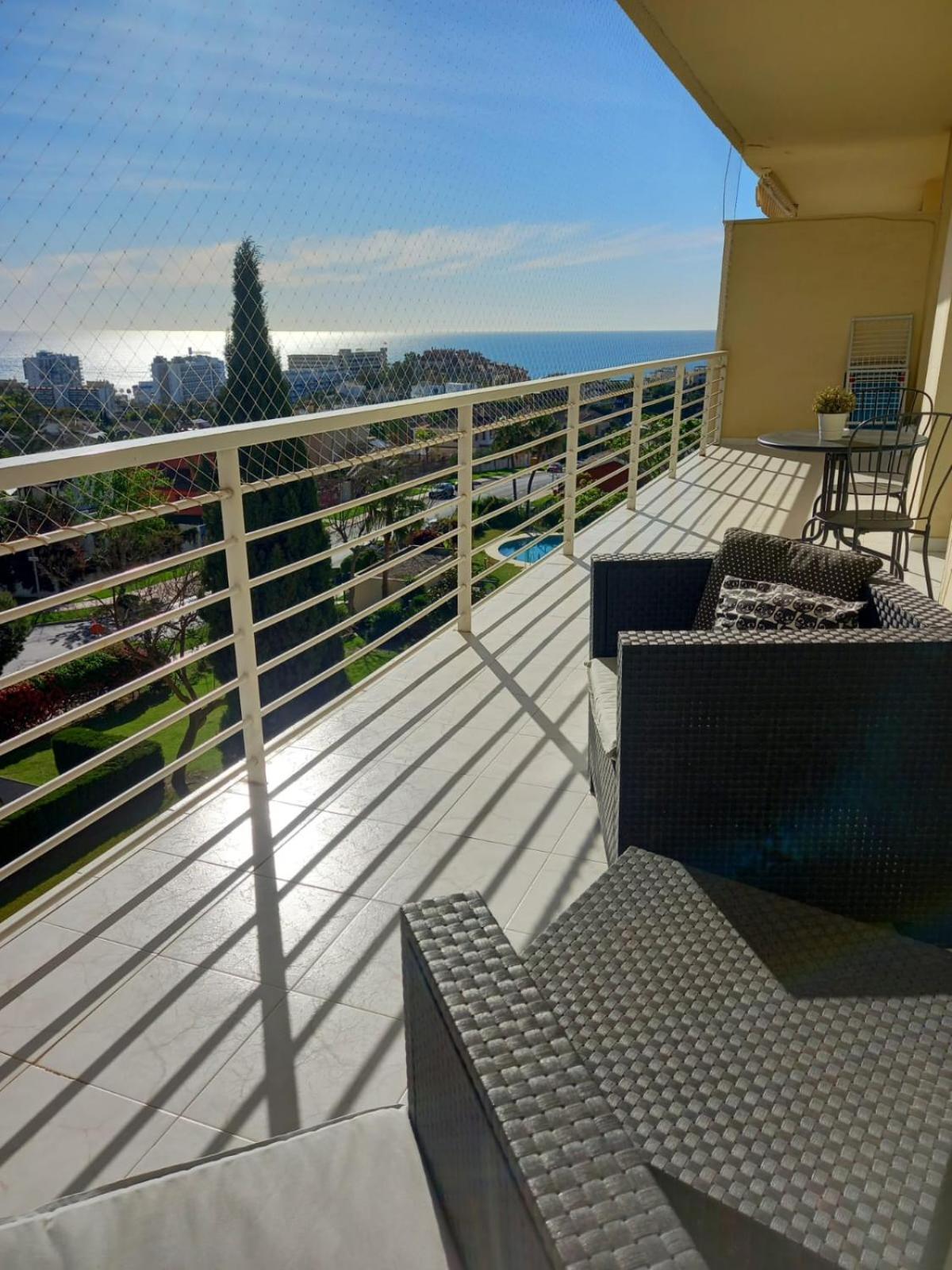 Amplio, Luminoso Y Moderno Apartamento Con Amplia Terraza Y Hermosas Vistas En Exclusiva Urbanizacion Benalmádena Exterior foto